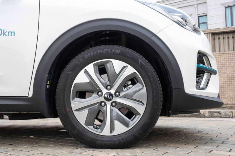 Rouler avec une Kia Niro neuve