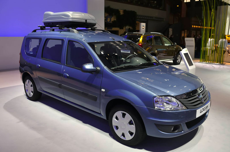 Exposition de voiture Dacia