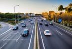 Une voiture-radar sur l'autoroute