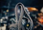 Une courroie de distribution d'un moteur de voiture