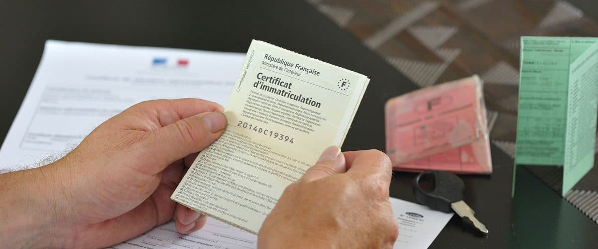 Le certificat de conformité européen d'une voiture
