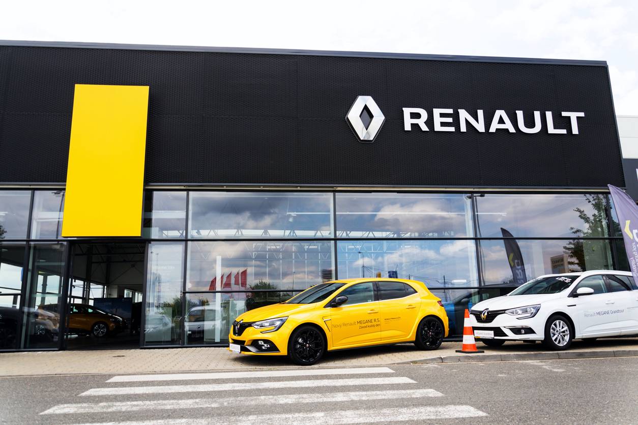 Des Renault en vente dans une concession Renault