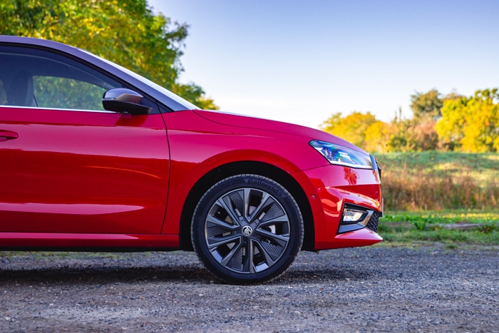 Profil avant de la Skoda Fabia