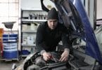 Changement du filtre d'une voiture